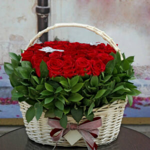 Корзина из 51 красной розы